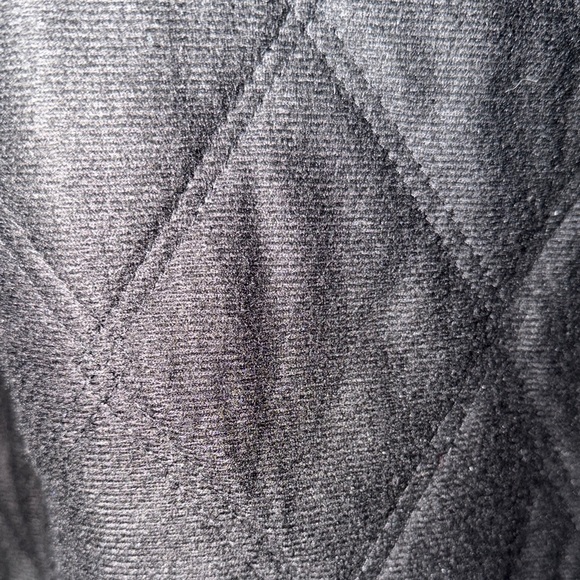 Carhartt hooded duck canvas jacket in brown. Soft quilted insulated lining. - Picture 5 of 5